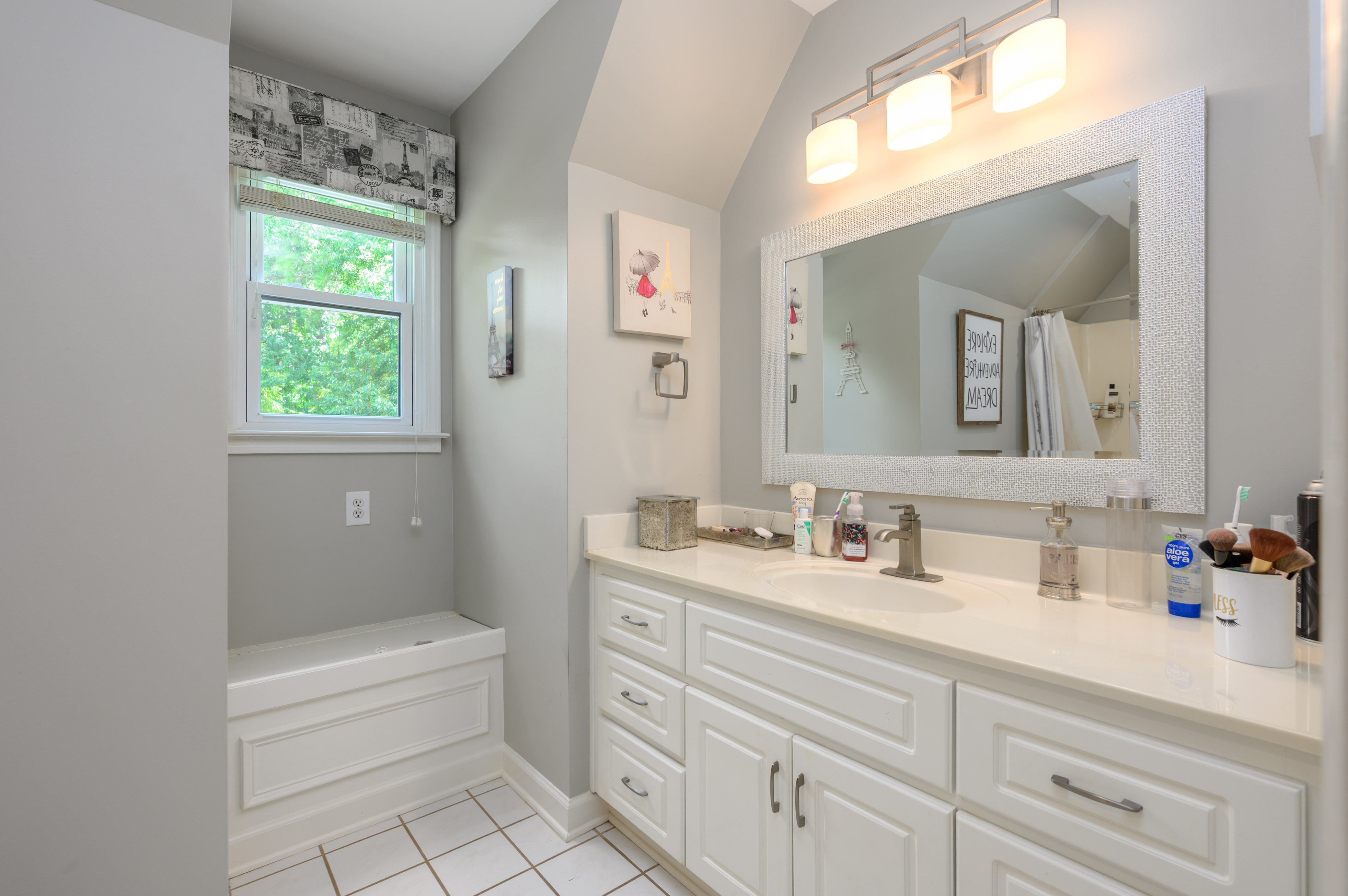 1811 Snug Harbor Drive image 29